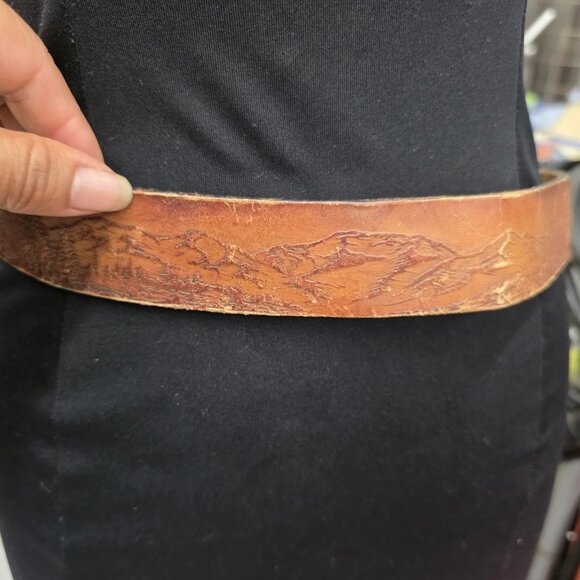 Vintage Leather Statement Belt Embossed Sunrise & Landscape Scenery Size Small - Picture 4 of 13